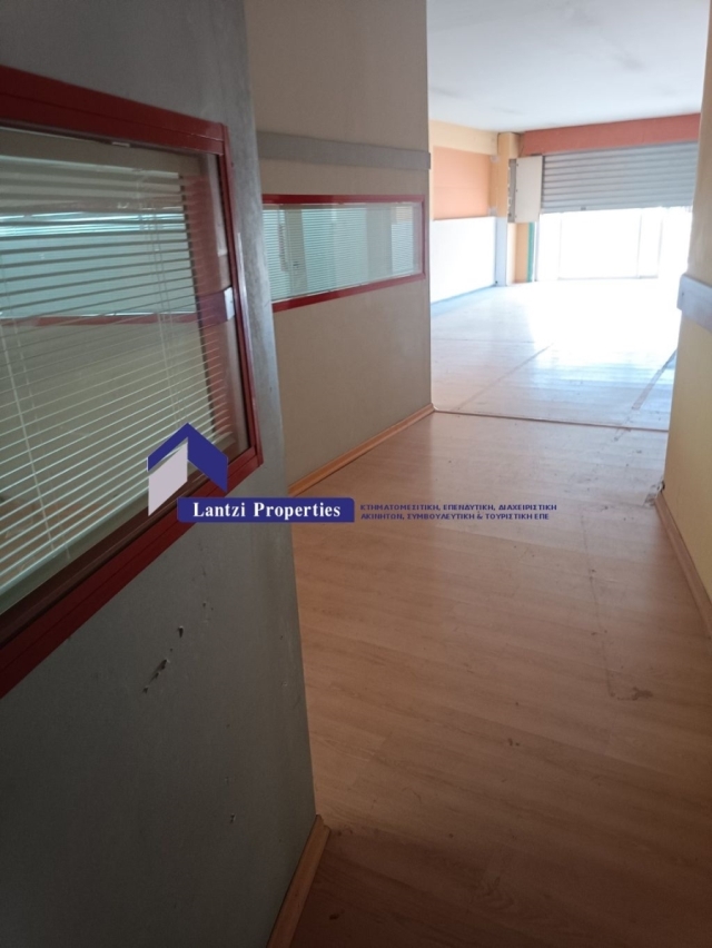 (For Sale) Commercial Commercial Property || Athens South/Alimos - 200 Sq.m, 675.000€ 